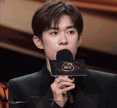 娱乐圈潜规则 内幕曝光 娱乐圈黑暗面_娱乐圈男星被潜图片