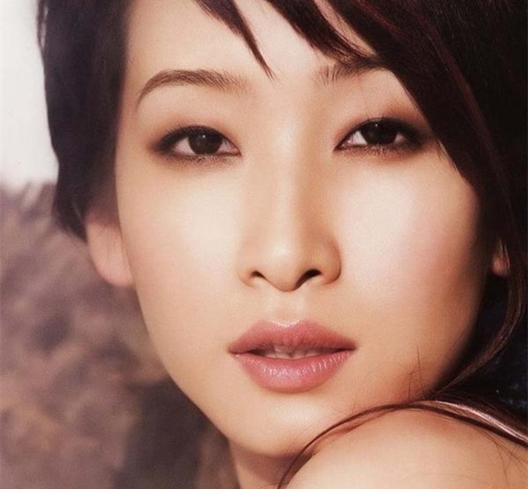 单眼皮女明星_娱乐圈没有整容过_单眼皮美女演技