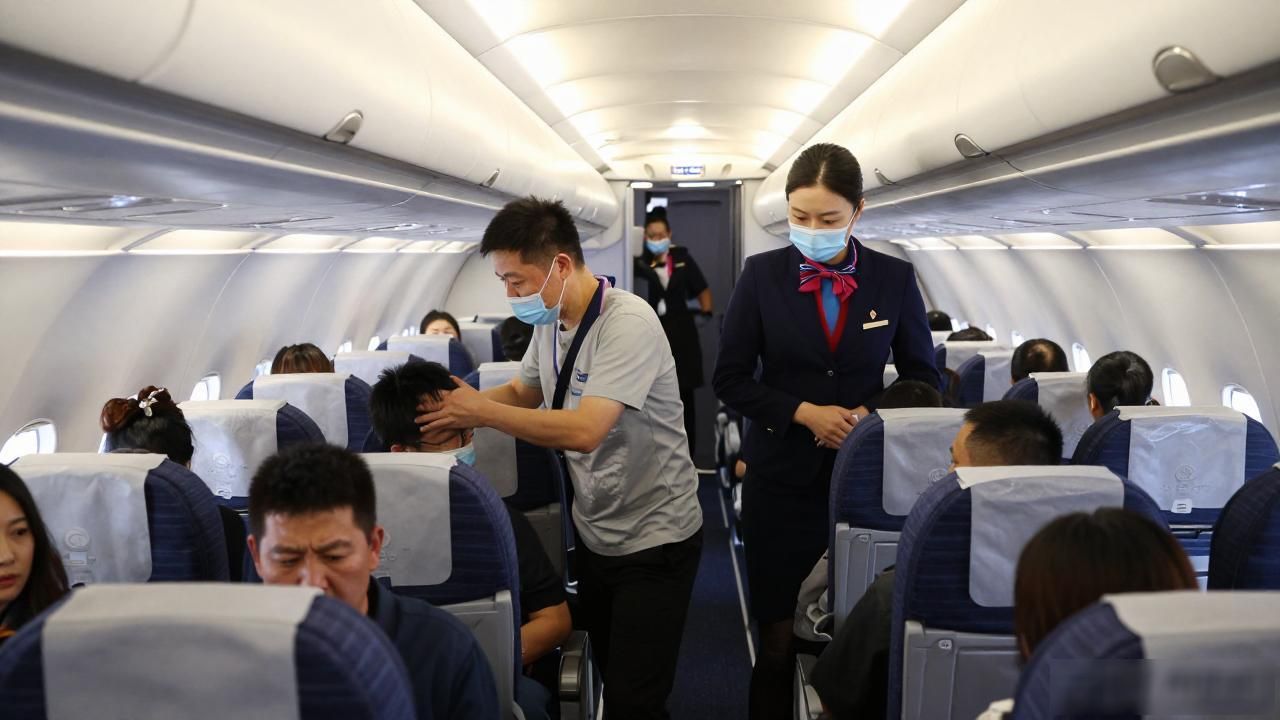 明星最新事件热点评论视频下载,_机场粉丝接机秩序混乱事件_粉丝追星不理性现象